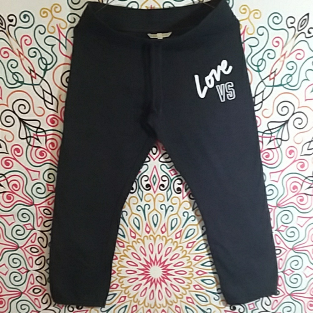 Vs capris